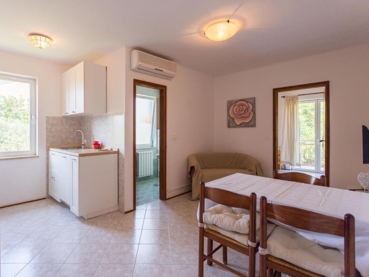 Giuliano-1 By Interhome * Frata