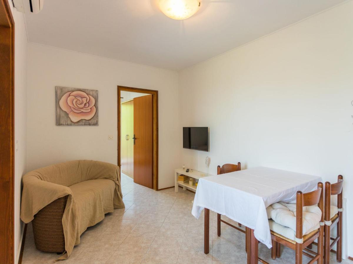 Giuliano-1 By Interhome Appartement